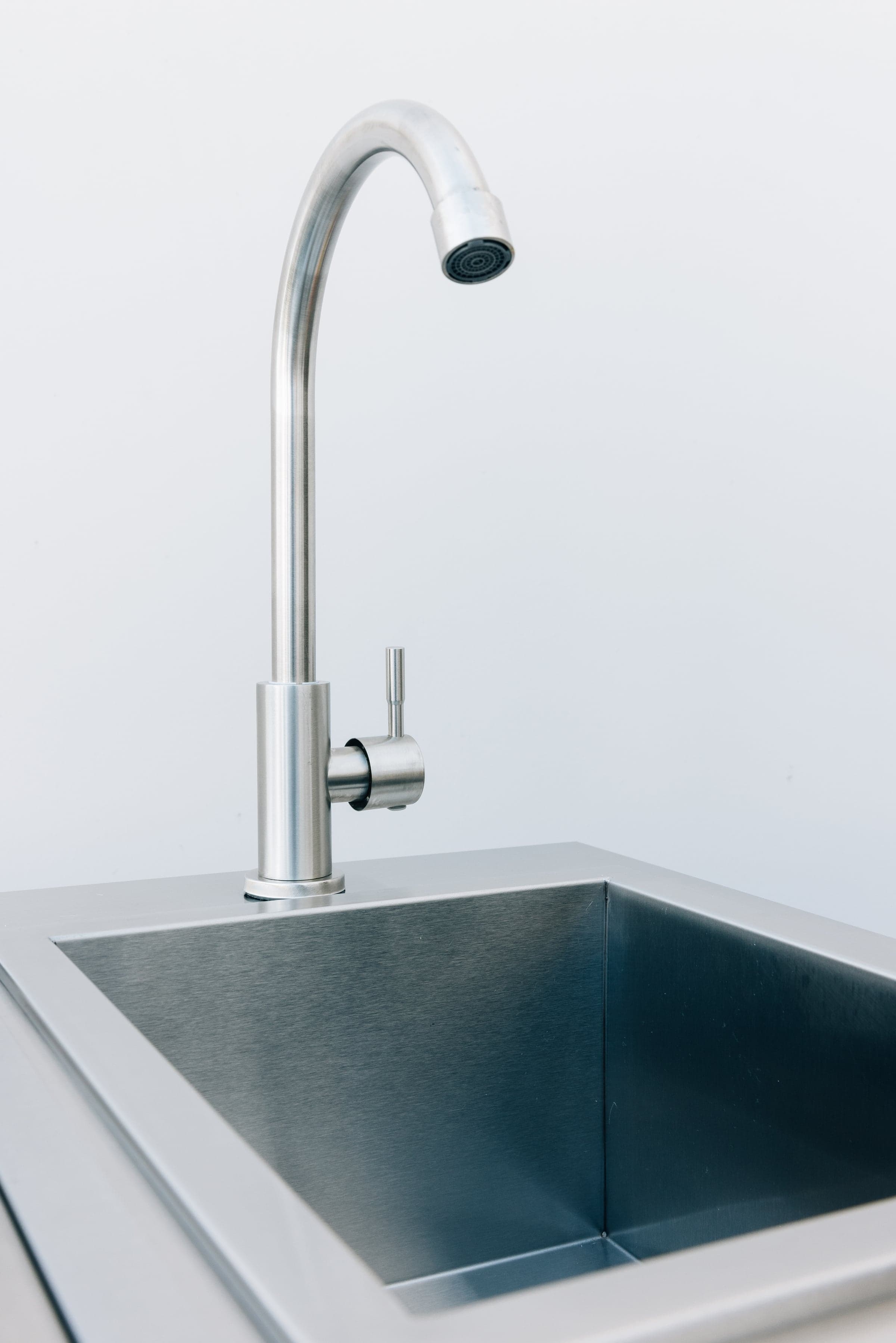 30" Beverage & Prep Station (White Lights)