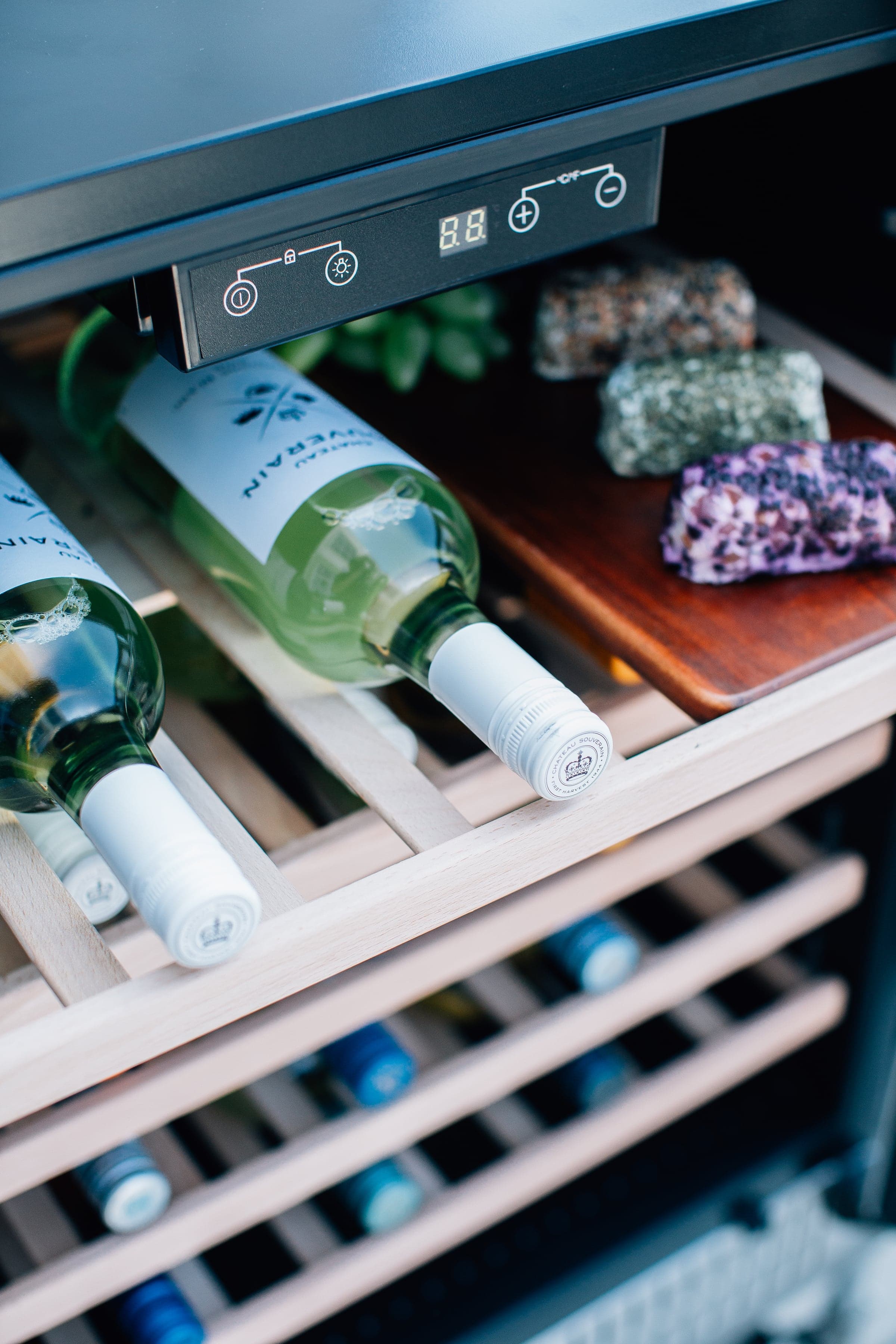 24" Outdoor Rated Wine Cooler (5c)