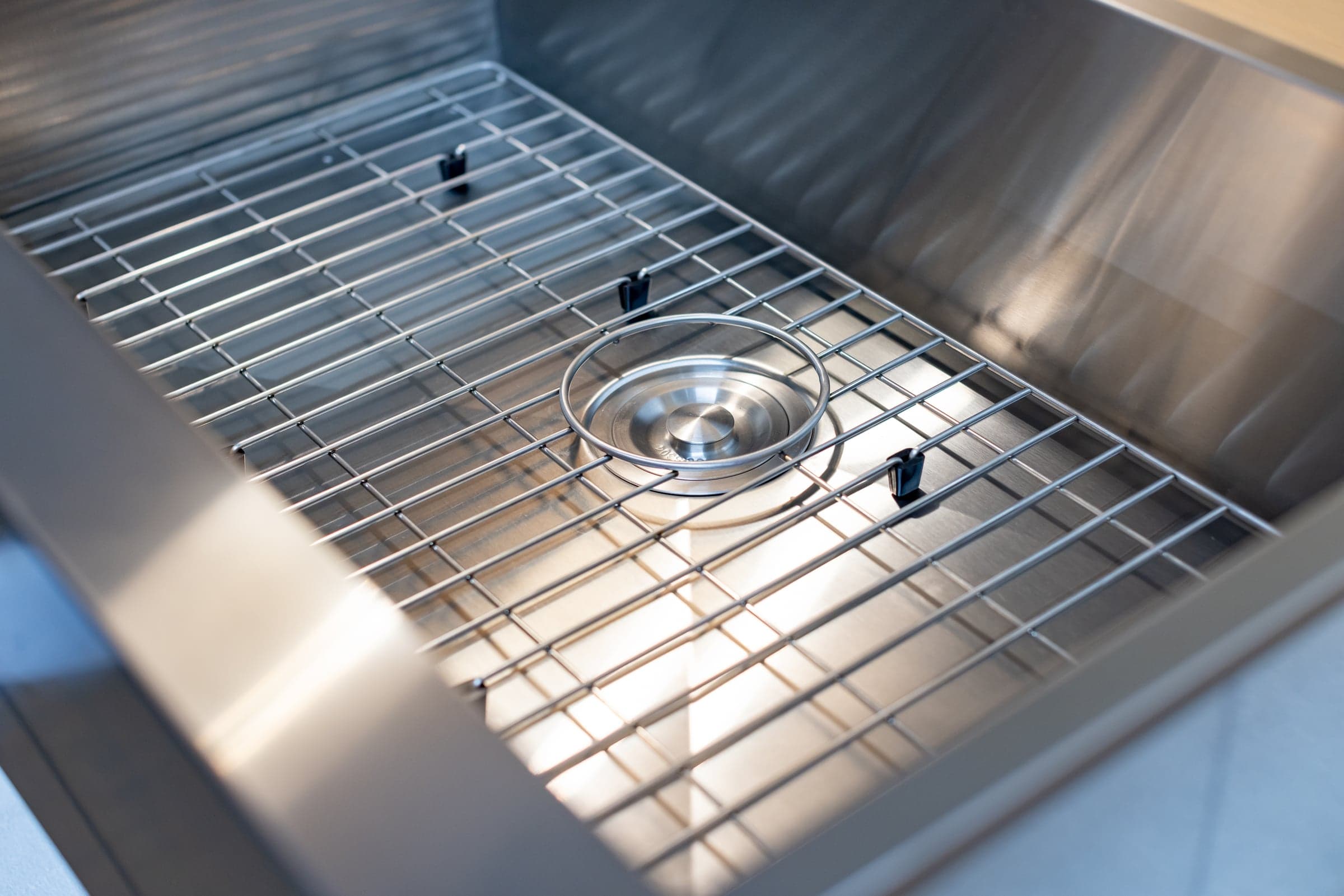 32" Farmhouse Sink (Package) Includes: Faucet, Noise Cancelling Padding in the Sink Basin, Sink Grate and Drain Plug