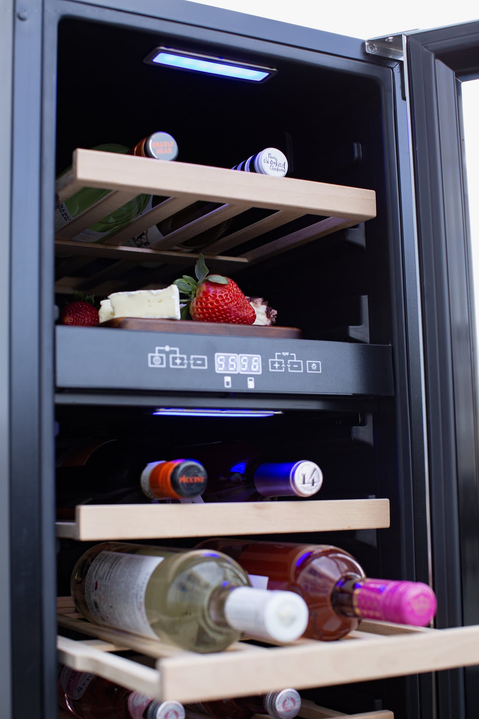 24" Outdoor Rated Dual Zone Wine Cooler (2.9c)