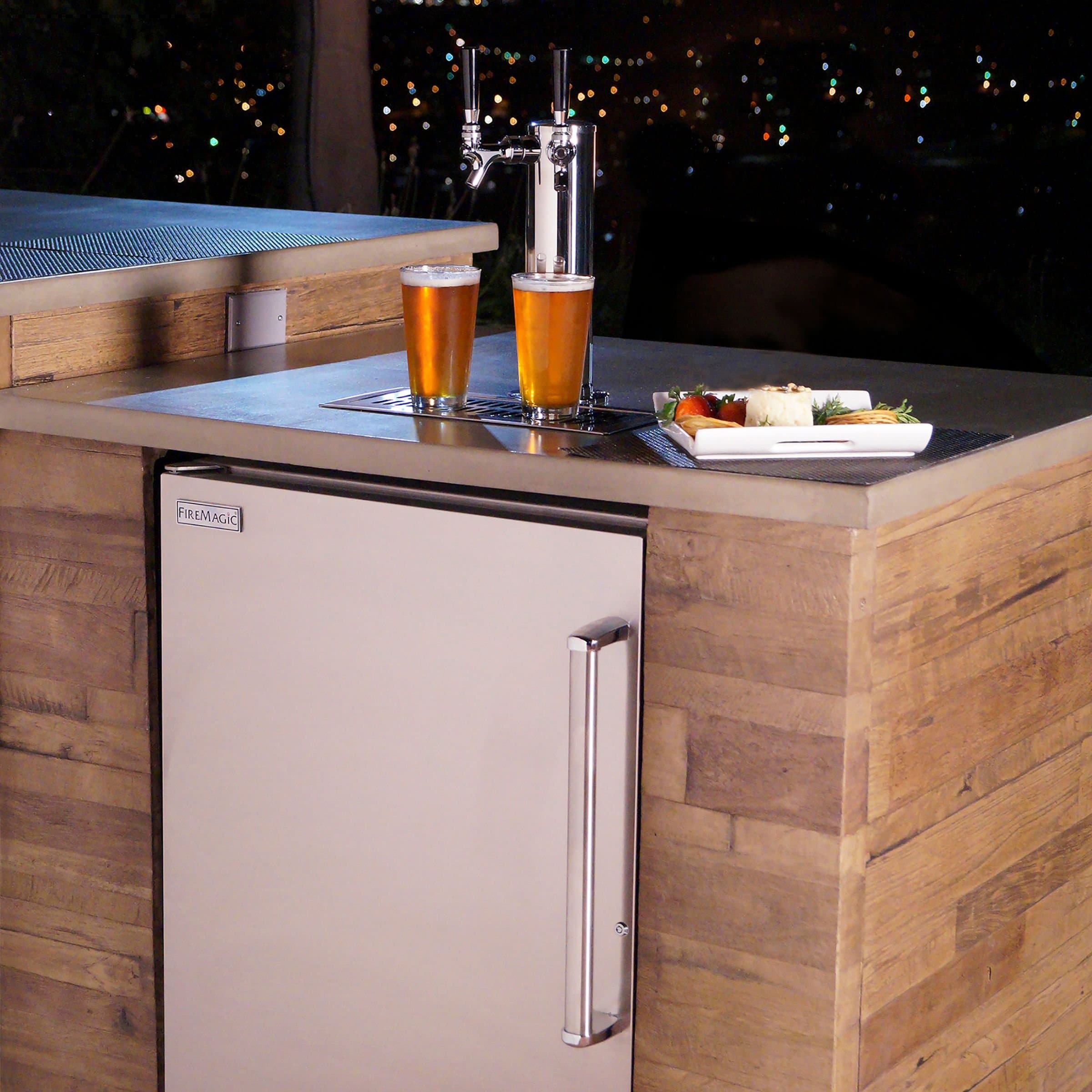 Outdoor Rated Double Tap Kegerator – Right Hinge